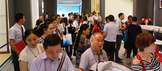 容聲——容天下，聲遠揚！